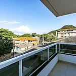 Apto Amplo Com Suite Na Praia Do Santinho Sbr304